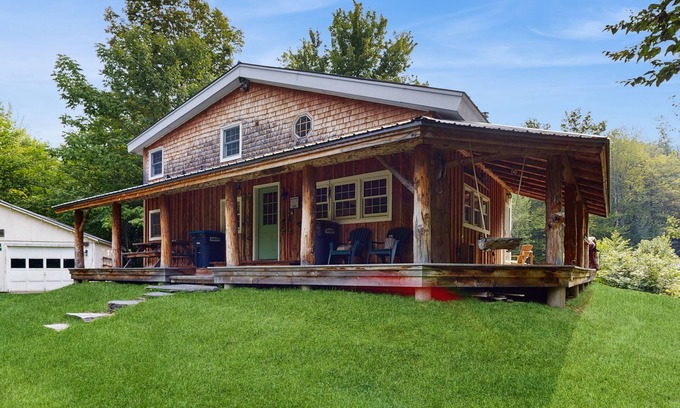 Jeffersonville House | Cozy dog-friendly house w/mountain & pond views, trails, firepit, bbq, patio