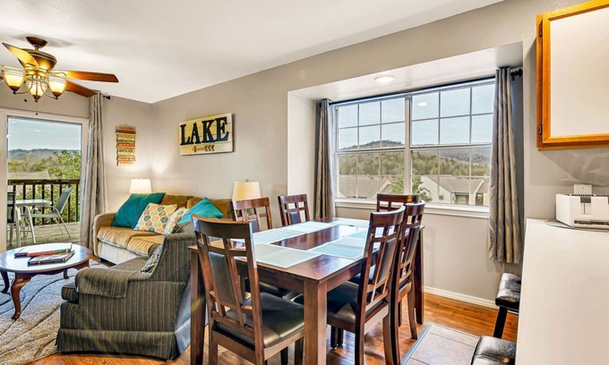 Indian Point Condo | COZY - Dog-Friendly - KING Master, Minutes to SDC