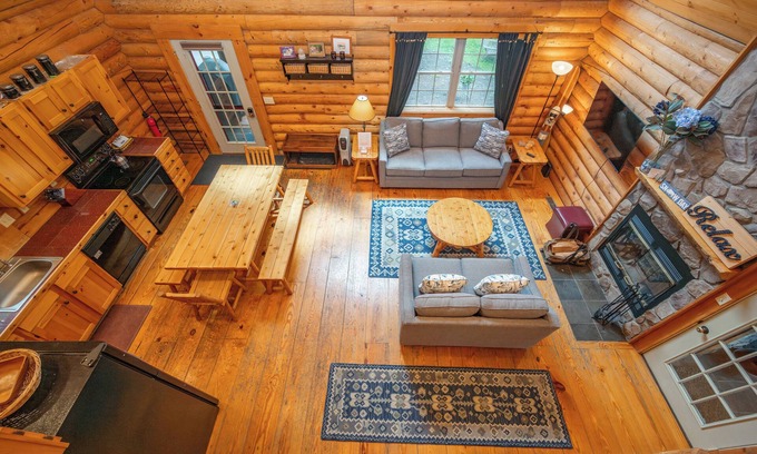 Thayerville Cabin | Cozy Dog Friendly Log Cabin w/Hot Tub & Fireplace