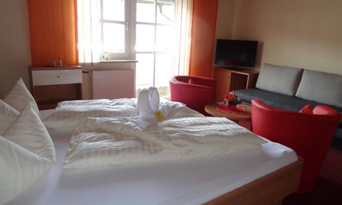 Rinchnach Apartment | Cozy double room (25 sqm) for 2 persons with balcony