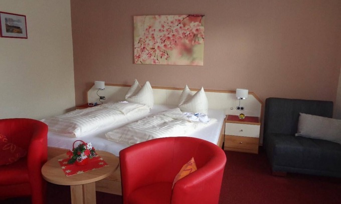 Rinchnach Apartment | Cozy double room (25 sqm) for 2 persons with small fridge