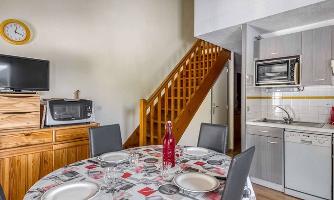 Bareges Apartment | Cozy duplex for 6, 2 bdrms, balcony, parking, near the slopes in Barèges