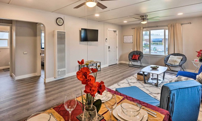 Elk Grove House | Cozy Elk Grove Home in the Heart of Old Town!