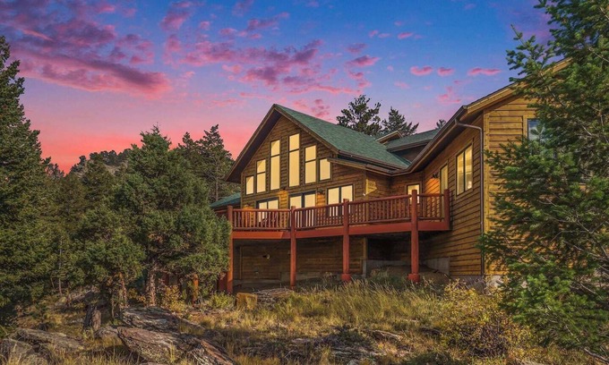 Estes Park Cabin | Cozy Estes Park Cabin w/Stunning Mountain Views!