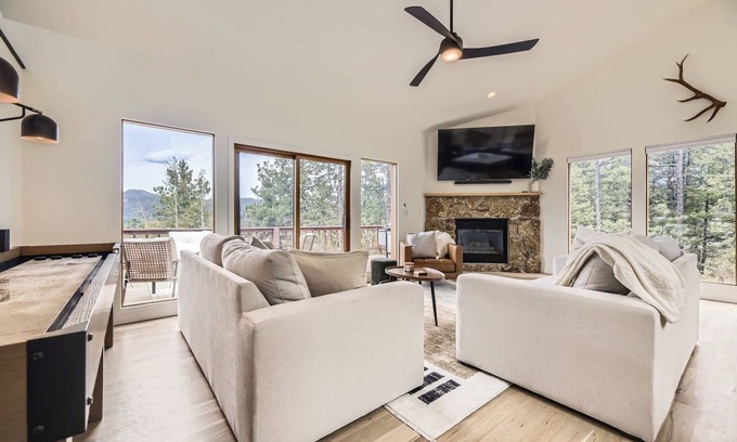 Pine House | Cozy Fall Cabin | Hot Tub and Scenic Views