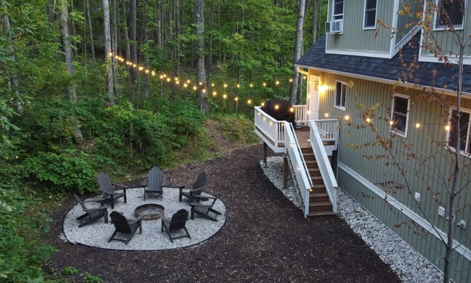 Harbor Springs House | Cozy Fall Retreat with Firepits! Near Tunnel of Trees, 30 Mins to Mackinac Ferry