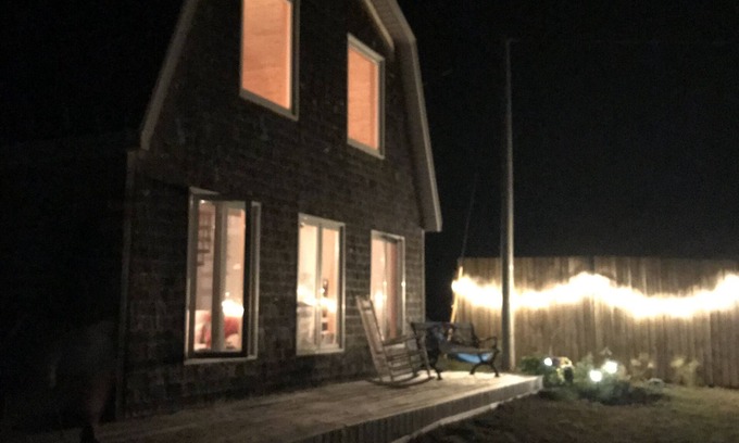 Panmure Island House | Cozy family cottage on beautiful PANMURE ISLAND