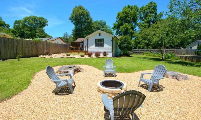 Fair Oaks House | Cozy Family-Friendly home w/spacious backyard & firepit