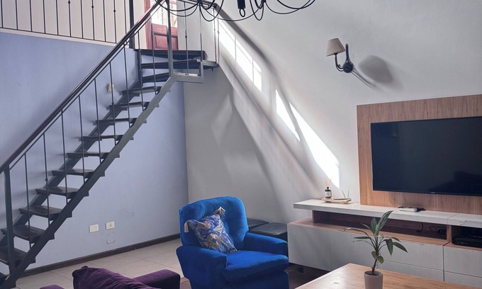 Villa Udaondo House | Cozy family house in Parque Leloir with swimming pool, barbecue and lots of greenery.