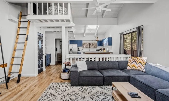 Incline Village House | Cozy Family Retreat! On the shuttle line to Diamond Peak!
