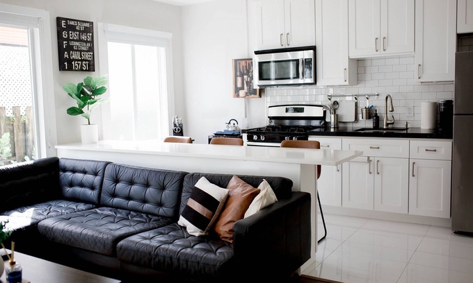 Downtown Fort Lauderdale Apartment | Cozy - full kitchen & 10ft island - 1.2G Wifi