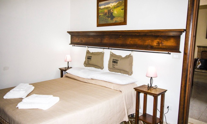 Poggio San Giovanni Apartment | Cozy furnished mountain and lake apartment in a medieval village