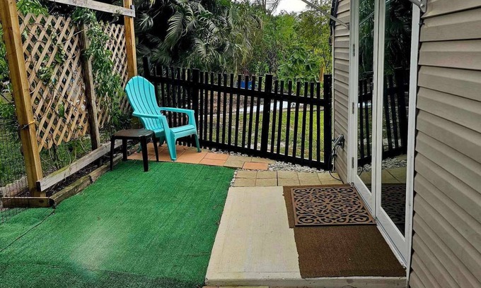 Palm Bay Apartment | Cozy Garden Efficiency located in NW Palm Bay