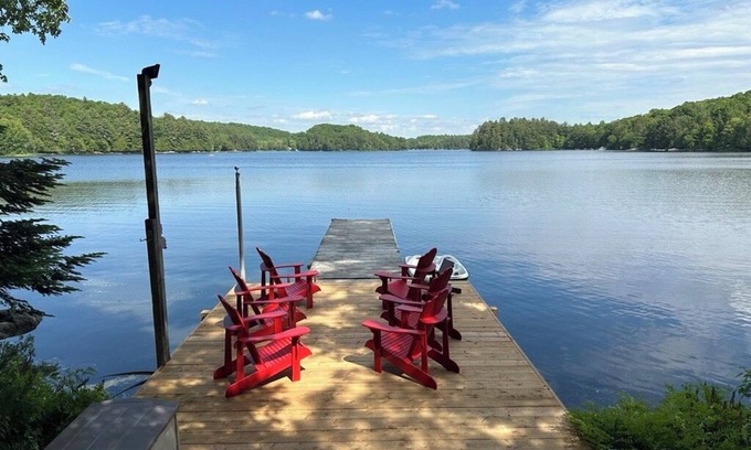 Windermere Cottage | Cozy Getaway on Three Mile Lake