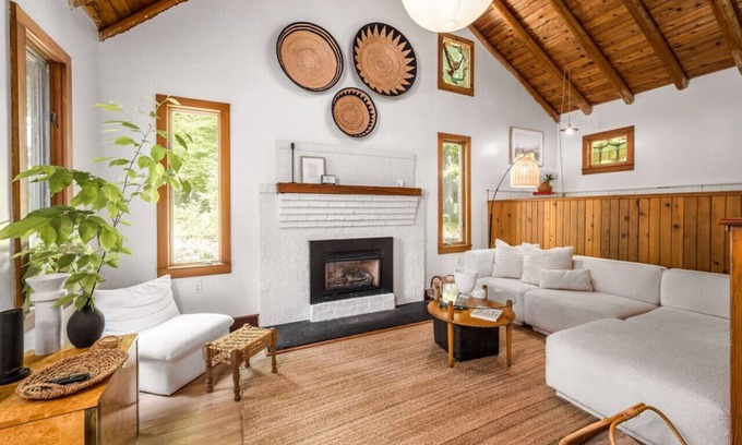 Cedar Cottage | Cozy Good Harbor Cottage with hot tub & fireplace