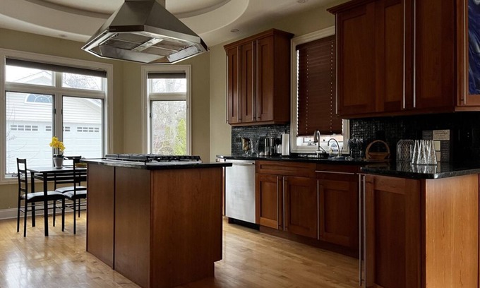 Deerfield House | Cozy Highland Park Home