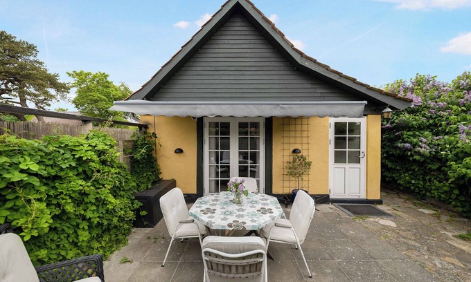 Snogebaek Apartment | Cozy holiday home on Sydbornholm