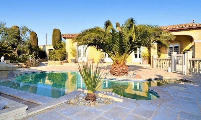 Jonquieres-Saint-Vincent House | Cozy home in Jonquière saint Vincen
