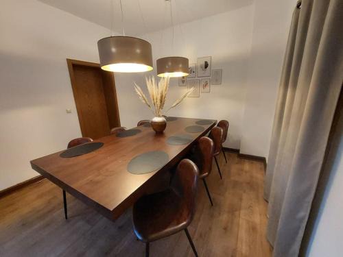 Bielefeld House | Cozy Home, 7 Beds, WiFi, Kitchen, Balcony, Bielefeld Center