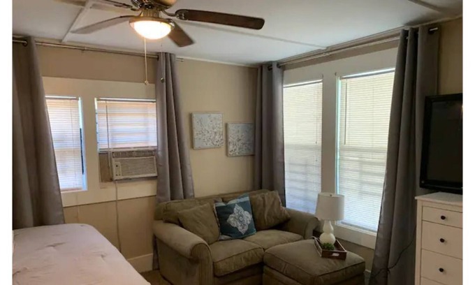 Crestline Heights House | Cozy home close to airport, parks, and downtown