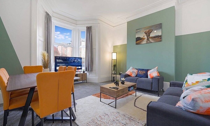 Sunderland House | Cozy Home in Avenue Terrace, Sleeps 8