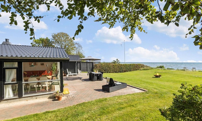 Bjert House | Cozy home in Bjert with house sea view