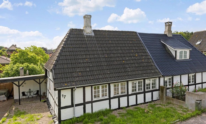 Horne House | Cozy home in Faaborg with kitchen