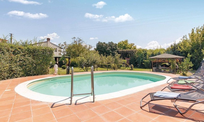 Calcinaia House | Cozy home in Fornacette PI with WiFi