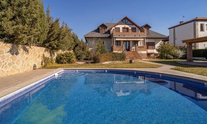 Otura House | Cozy home in Otura with kitchen