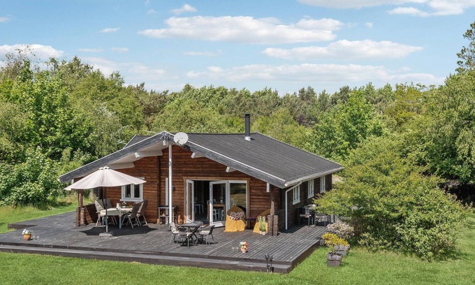 Nordost House | Cozy home in Sæby with kitchen