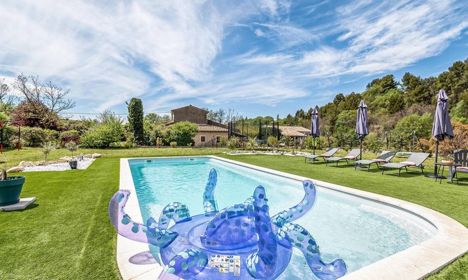 Saignon House | Cozy home in Saignon with outdoor swimming pool