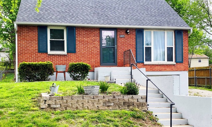 Buchanan County House | Cozy home in St. Joseph, MO that is centrally located to hospital & university!