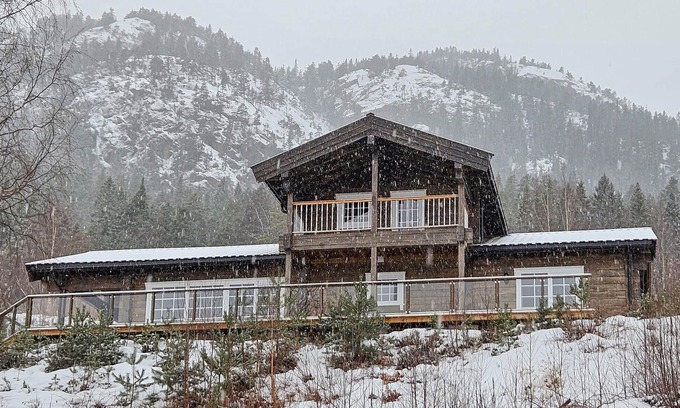 Nissedal House | Cozy home in Treungen