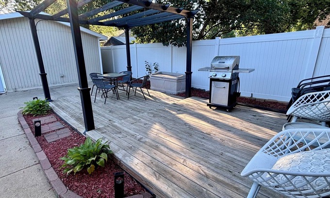 Sioux Falls House | Cozy home near Premier Center, Downtown & Hospital: 65"TV & Fenced Yard-Sleeps 7