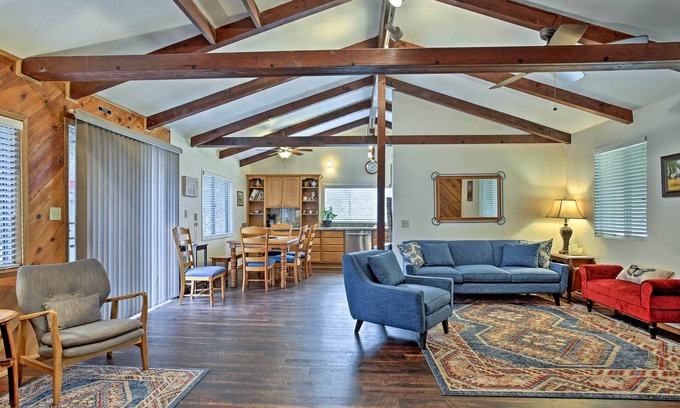 Mariposa Cabin | Cozy Home w/Patio Near Yosemite National Park!