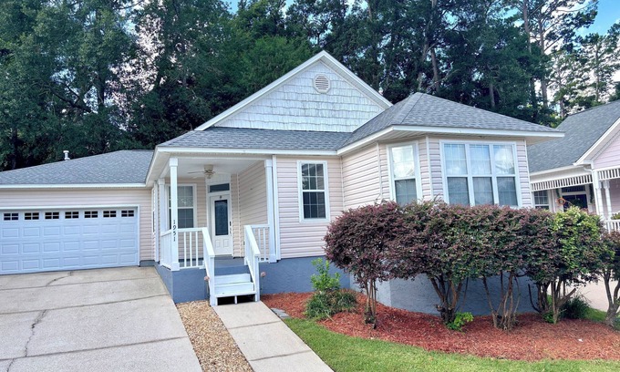 Tallahassee House | Cozy home with luxury touches!