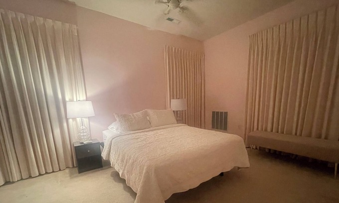 Milford Condo | Cozy House close to the beach, shopping centers and DE Turf. Pet friendly.