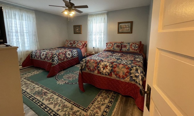 Cairnbrook House | Cozy house in the Laurel Highlands. Enjoy a stay in Central City PA!