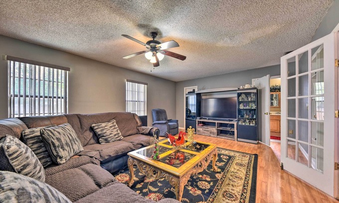 Northside House | Cozy Jacksonville Home w/Yard ~ 8 Mi to Dtwn