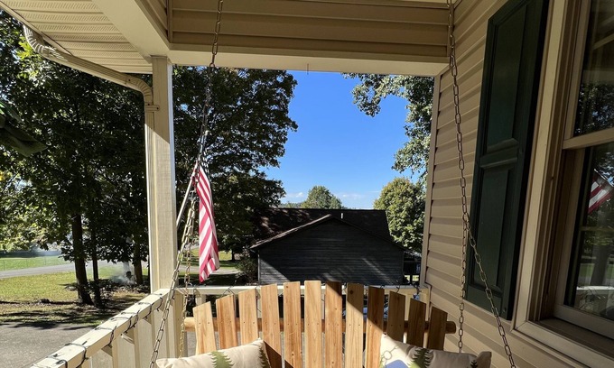 Jonesborough Other | Cozy Jonesborough East Tennessee farm setting near Johnson City with game room