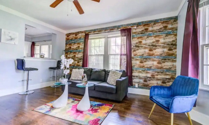 Decatur House | Cozy King bed and Queen Sofa bed Apt