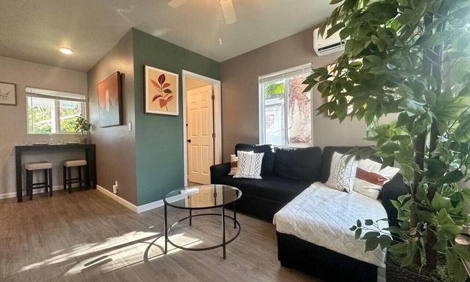 Chico House | Cozy King BnB near Bidwell Park