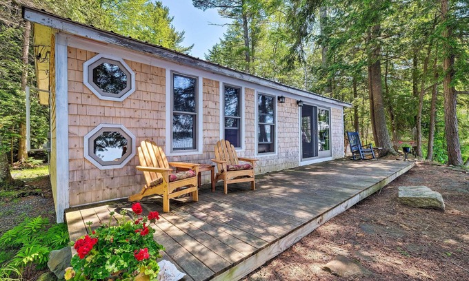 Madison Cabin | Cozy Lakefront Madison Cabin w/Dock & Kayaks