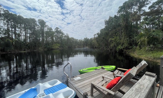 Port Saint Lucie House | Cozy Lakeside Retreat