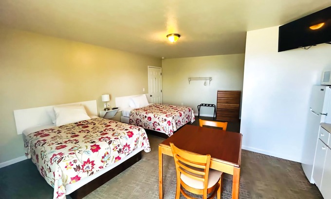 Lake City Apartment | Cozy Lakeview suite with Kitchenette