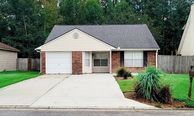 Savannah House | Cozy Living close to everything Savannah, Pooler