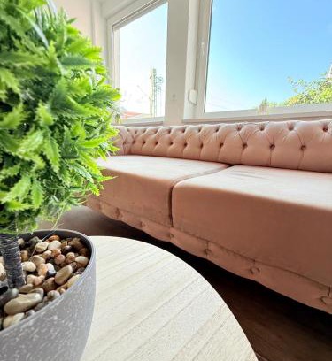 Lingen Apartment | Cozy living in Lingen with Chesterfield flair
