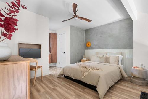 St. Edwards Apartment | Cozy Loft Near SOCO, Downtown! Parking, Dogs OK, WiFi