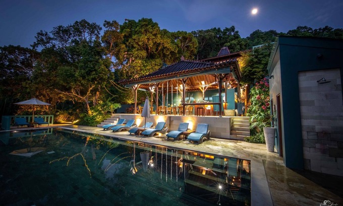 El Nido Villa | Cozy Loft Villa with Balcony and Seaviews in El nido.