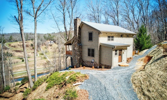 Boone Cabin | Cozy Log Cabin w/Mountain Views, Hot Tub, Fire Pit, Pool Table & River